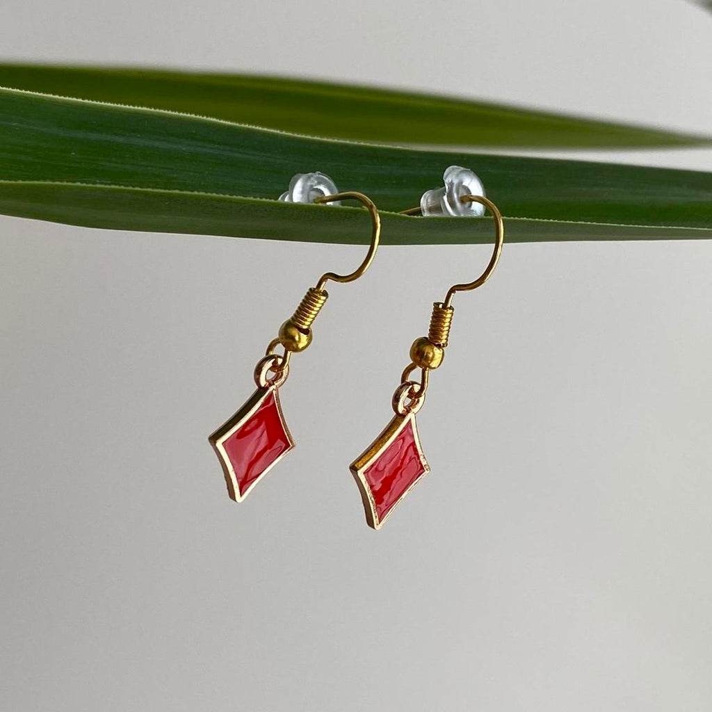 Red Diamonds Symbol Dangle Earrings With Gold - Image 2