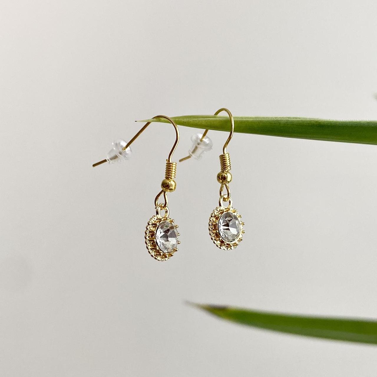Cute Minimalist Crystal Dangle Earrings With Gold - Image 2