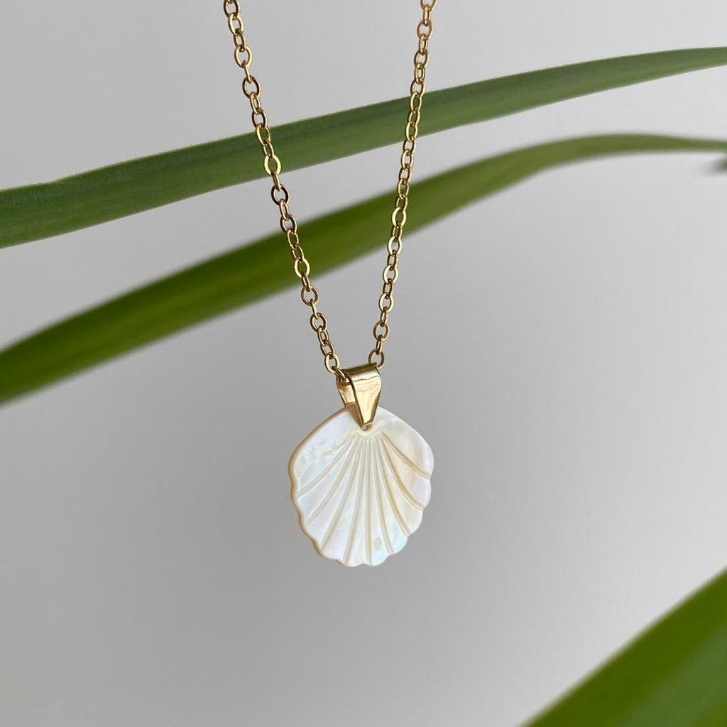 Genuine Shell Pendant Chain Necklace With Gold - Image 6