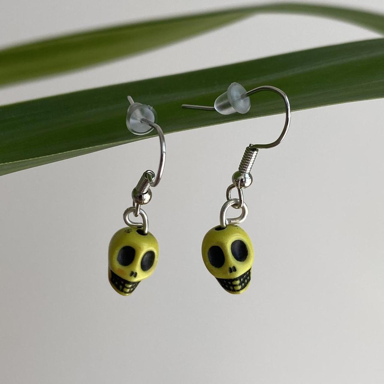 Cinco De Mayo Yellow And Black Skull Dangle Earrings - Image 4