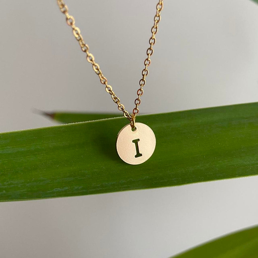 Circle Stamped Gold Letter I Initial Pendant Chain