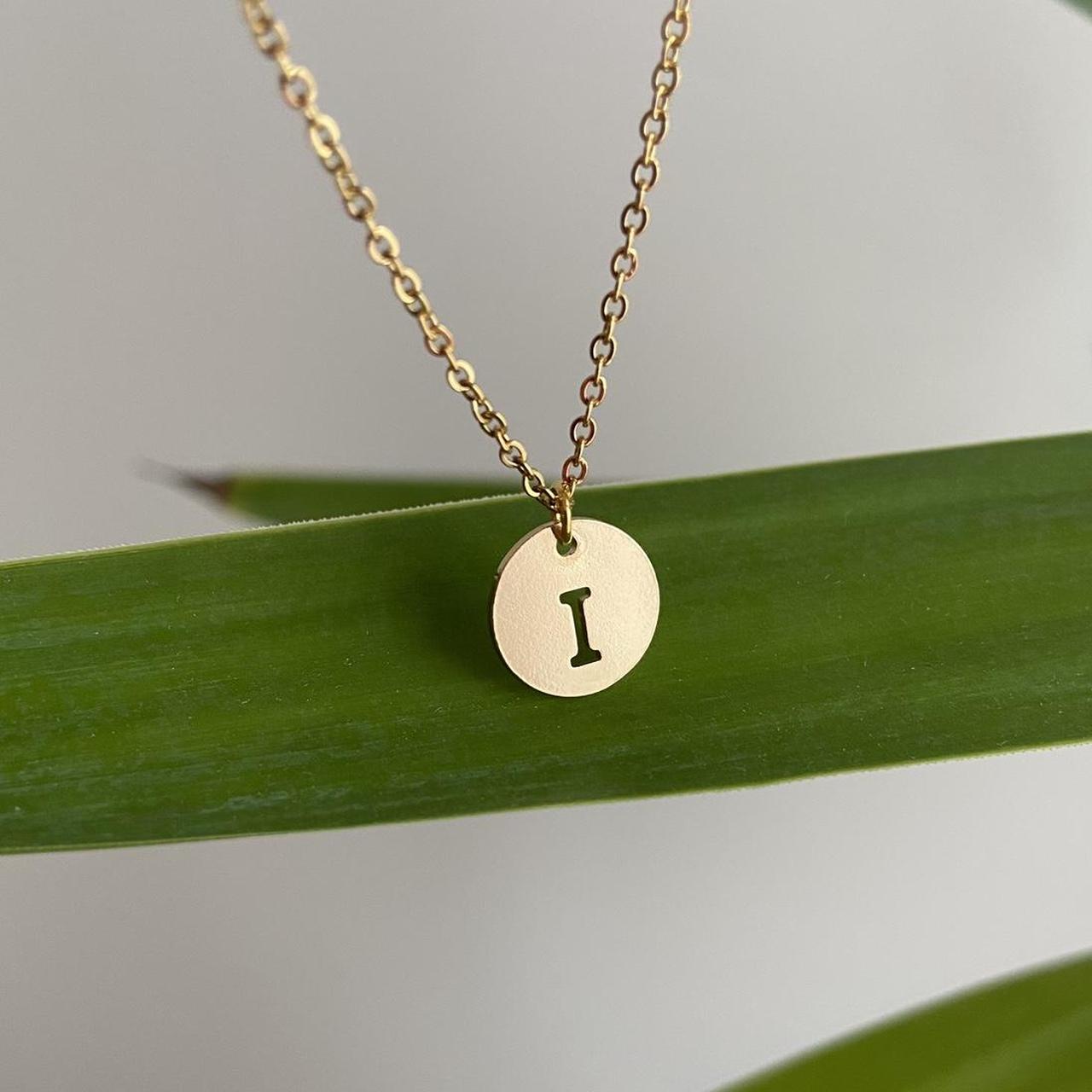 Circle Stamped Gold Letter I Initial Pendant Chain