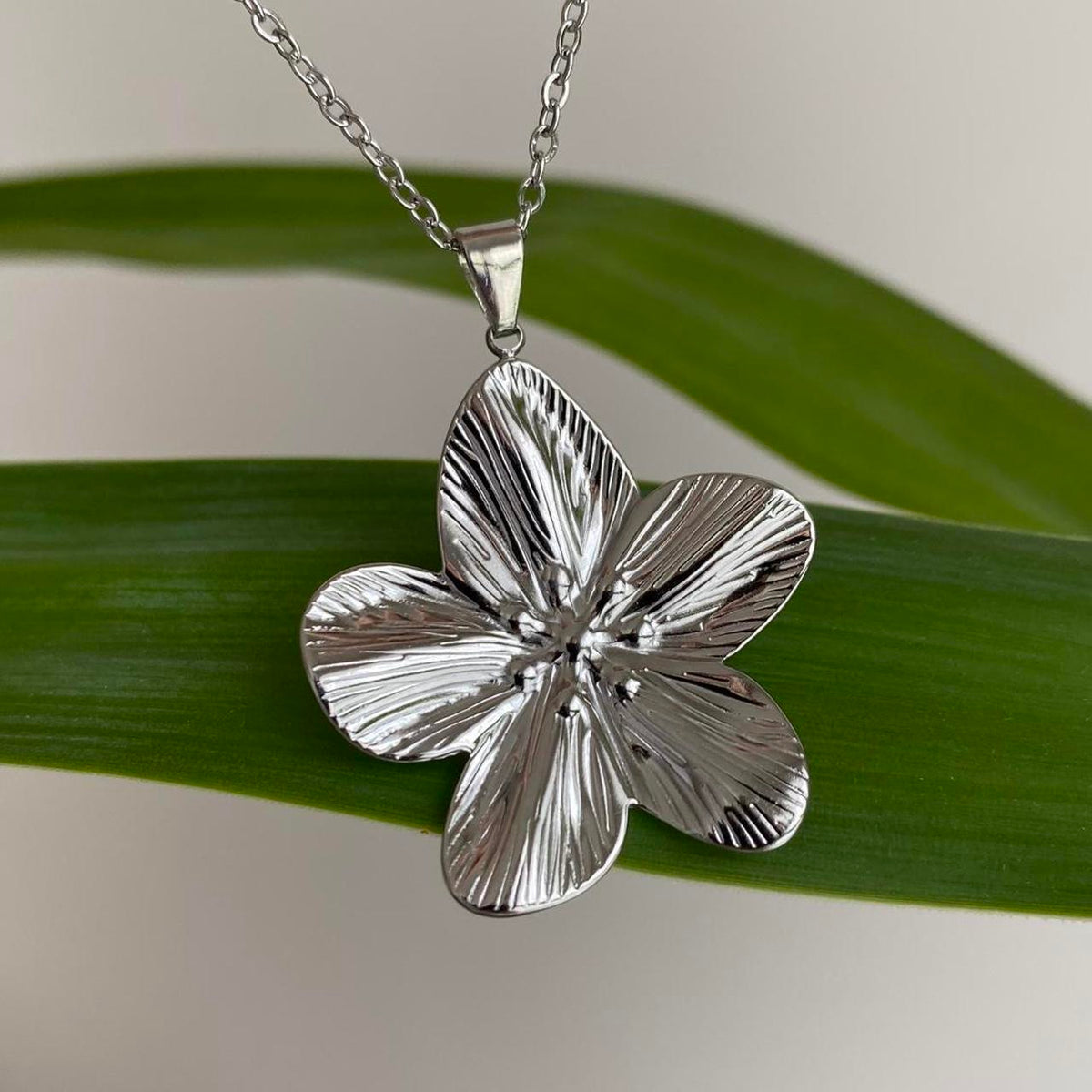 Large Silver Flower Pendant Chain Necklace Also
