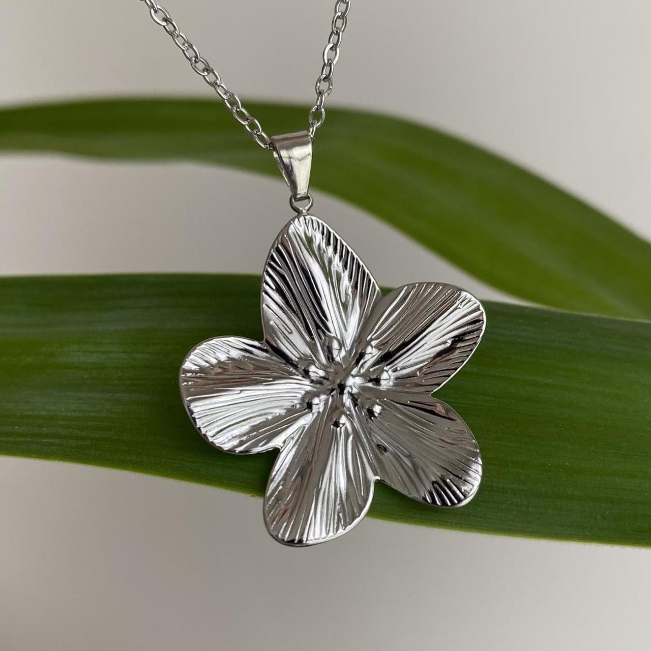 Large Silver Flower Pendant Chain Necklace Also
