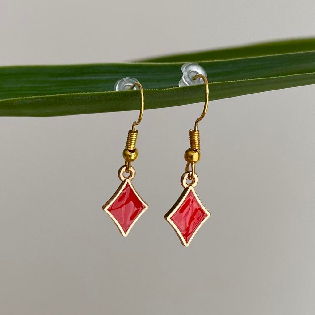 Red Diamonds Symbol Dangle Earrings With Gold - Image 3